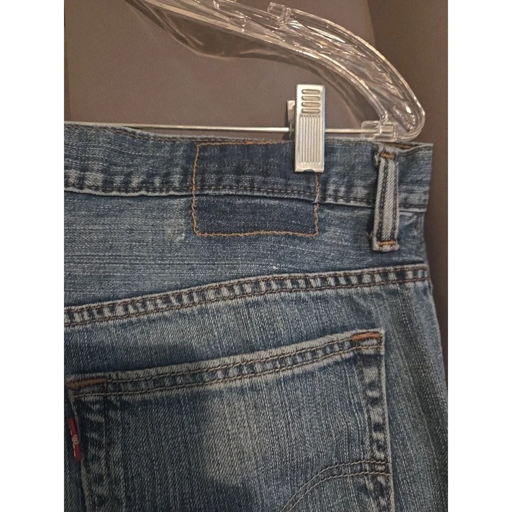 Levis 514 Straight Fit Blue‎ Denim Jeans, Men's Medium Wash, 5 Pocket Zip Fly